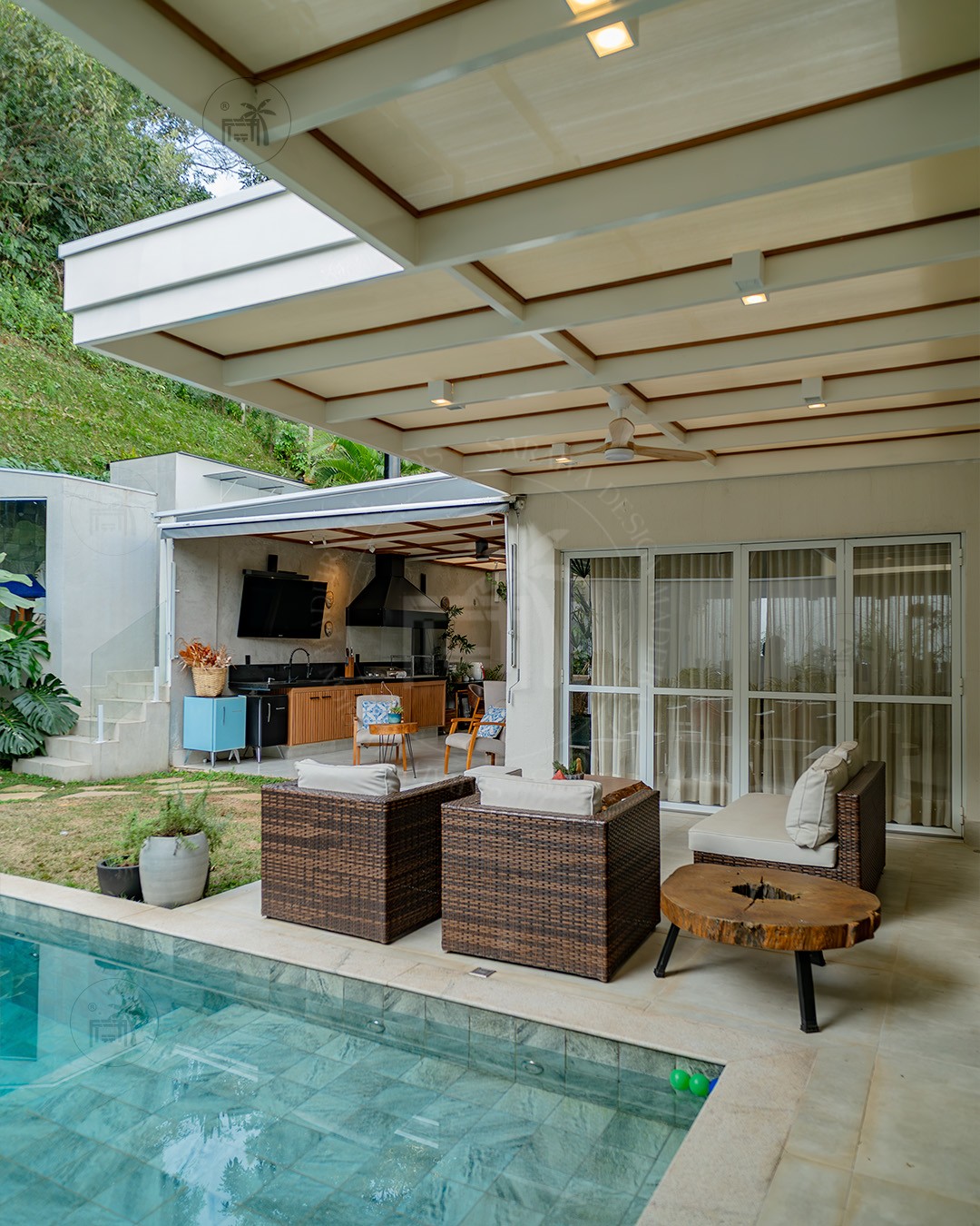 pergolado metálico - para área de piscina